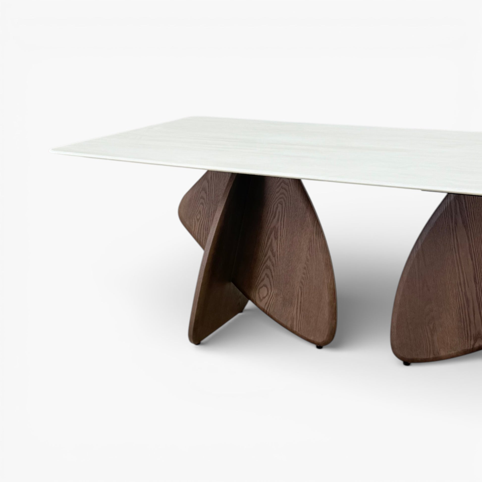Th Fin Dining Table