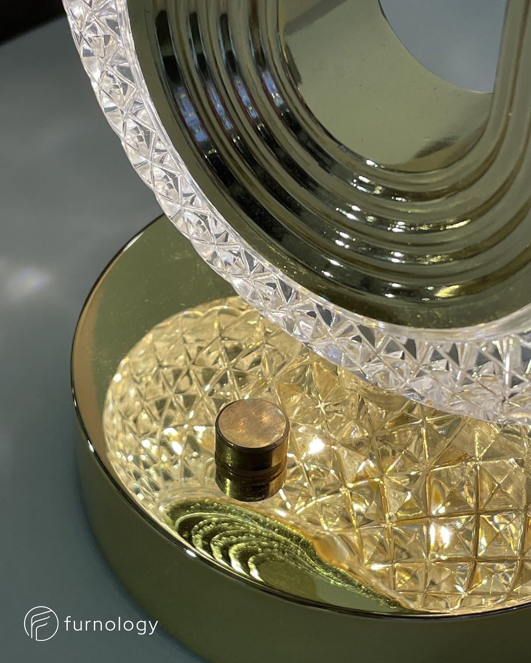 Radiant Oval Lamp